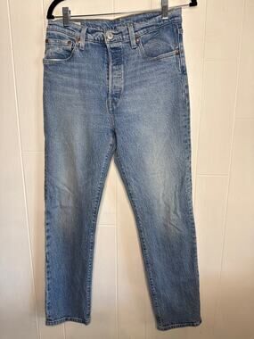 Levi's 501 medium wash size 29x30